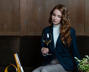 RIEDEL Performance Tasting Set in use
