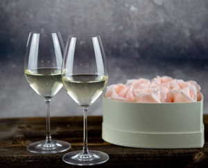 RIEDEL Vinum Champagne Wine Glass en uso