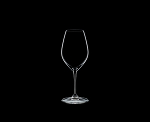 RIEDEL Restaurant Champagner Weinglas auf schwarzem Hintergrund