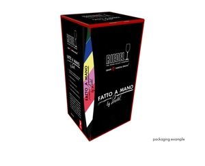 RIEDEL Fatto A Mano Riesling/Zinfandel Black in the packaging