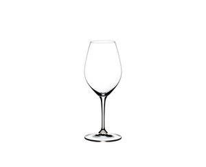 RIEDEL Restaurant Champagner Weinglas auf weißem Hintergrund