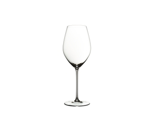 RIEDEL Veritas Restaurant Champagner Weinglas auf weißem Hintergrund