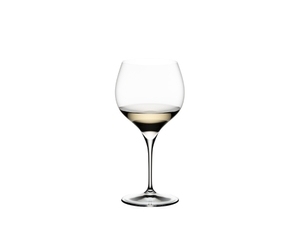 RIEDEL Grape@RIEDEL Oaked Chardonnay filled with a drink on a white background