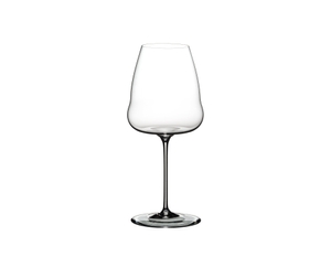 RIEDEL Winewings Champagner Weinglas auf weißem Hintergrund