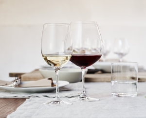 RIEDEL Vinum Viognier/Chardonnay in use