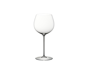 RIEDEL Superleggero Chardonnay (im Fass gereift) auf weißem Hintergrund