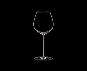 RIEDEL Fatto A Mano Pinot Noir Pink R.Q. auf schwarzem Hintergrund