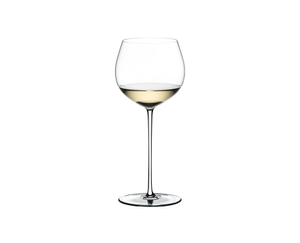RIEDEL Fatto A Mano Oaked Chardonnay White R.Q. filled with a drink on a white background