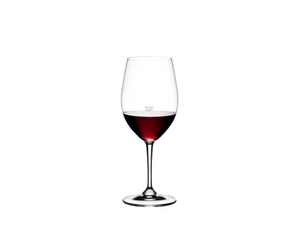 RIEDEL Degustazione Red Wine 0,1 l + 0,2 l filled with a drink on a white background