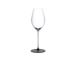 RIEDEL Fatto A Mano Black Tie bicchiere da vino Champagne/Sauvignon Blanc riempito con una bevanda su sfondo bianco