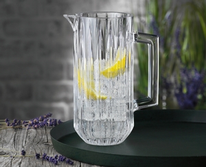 NACHTMANN Jules Pitcher in use