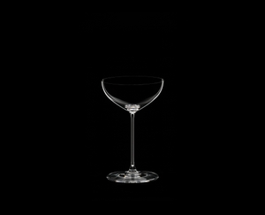 RIEDEL Veritas Restaurant Sektschale/Cocktail auf schwarzem Hintergrund