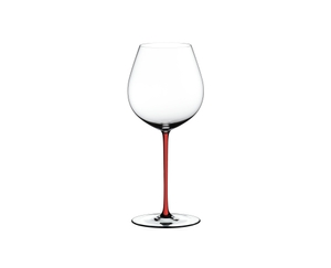 RIEDEL Fatto A Mano Pinot Noir Rot R.Q. auf weißem Hintergrund