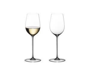 RIEDEL Superleggero Viognier/Chardonnay filled with a drink on a white background