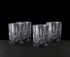 NACHTMANN Noblesse Tumbler da whisky - fumo in uso