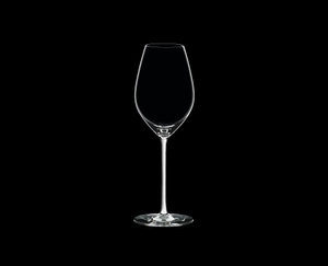 RIEDEL Fatto A Mano Champagner Weinglas Weiß R.Q. auf schwarzem Hintergrund