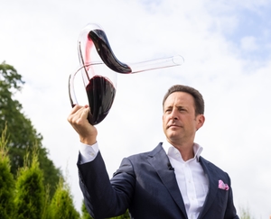 RIEDEL Mamba Decanter in use