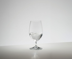 RIEDEL Vinum Gourmet Glass in use