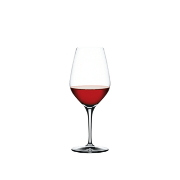 SPIEGELAU Authentis Rotwein gefüllt mit einem Getränk auf weißem Hintergrund