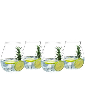 RIEDEL Gin Set gefüllt mit einem Getränk auf weißem Hintergrund