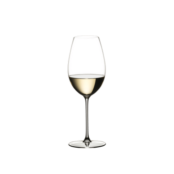 RIEDEL Veritas Restaurant Sauvignon Blanc filled with a drink on a white background
