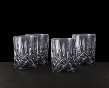NACHTMANN Noblesse Tumbler da whisky - fumo in uso