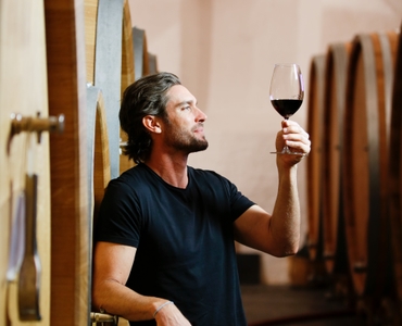 Riedel Vinum Pinot Noir/Burgundy Glasses - Thumbnail 3