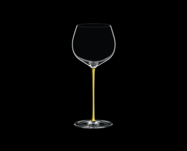 RIEDEL Fatto A Mano Oaked Chardonnay Yellow on a black background