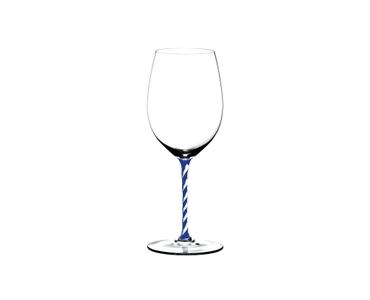 RIEDEL Fatto A Mano Cabernet/Merlot - blu & bianco - Edizione Hotel du Cap Eden Roc Eden riempito con una bevanda su sfondo bianco