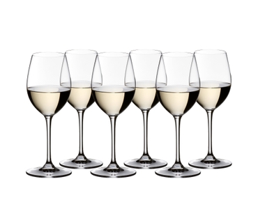 6 white wine filled RIEDEL Vinum Sauvignon Blanc/Dessertwine glasses stand slightly offset next to each other