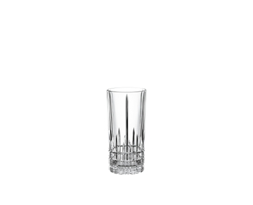 SPIEGELAU Perfect Serve Collection Longdrinkglas gefüllt mit einem Getränk auf weißem Hintergrund