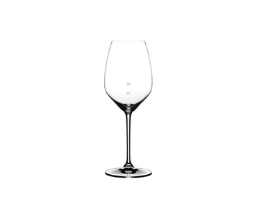 RIEDEL Extreme Restaurant Riesling/Sauvignon Blanc Line Measure Star 0,1l + 0,2l on a white background