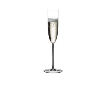 RIEDEL Superleggero 笛型香槟杯 浅色背景倒入饮品后