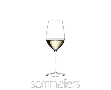 RIEDEL Sommeliers Zinfandel/Riesling Grand Cru gefüllt mit einem Getränk auf weißem Hintergrund