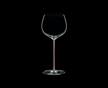 RIEDEL Fatto A Mano Oaked Chardonnay Pink on a black background