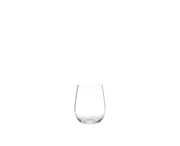 RIEDEL Restaurant O Viognier/Chardonnay gefüllt mit einem Getränk auf weißem Hintergrund