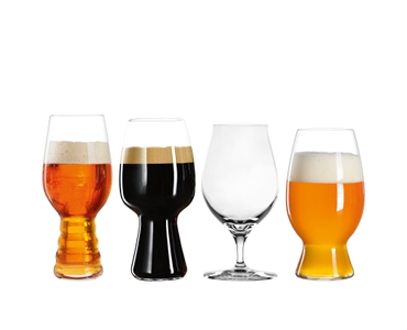 SPIEGELAU Craft Beer Glasses Tasting-Kit gefüllt mit einem Getränk auf weißem Hintergrund