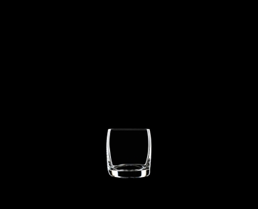 NACHTMANN Vivendi Whisky Becher 4er-Set auf schwarzem Hintergrund