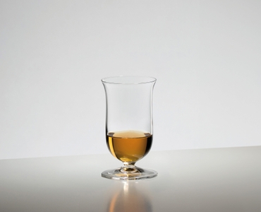 RIEDEL Vinum verre à whisky single malt en action