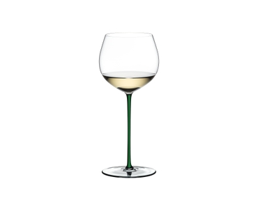 RIEDEL Fatto A Mano Oaked Chardonnay Green filled with a drink on a white background