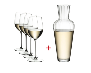 RIEDEL Riesling/Zinfandel + Mosel Decanter filled with a drink on a white background