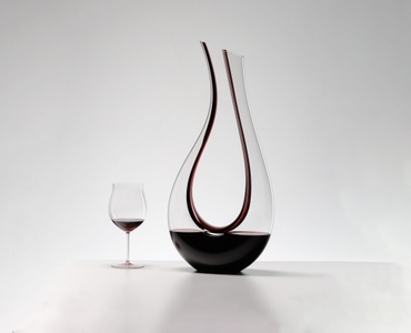 RIEDEL Amadeo Double Magnum Decanter in use