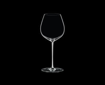 RIEDEL Fatto A Mano Pinot Noir Weiß auf schwarzem Hintergrund