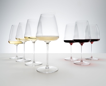 Sample packaging of a RIEDEL Winewings Champagne Wine Glass one pack.