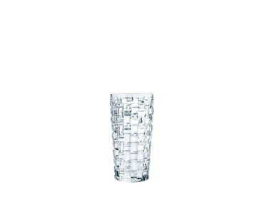 NACHTMANN Bossa Nova Longdrinkglas gefüllt mit einem Getränk auf weißem Hintergrund