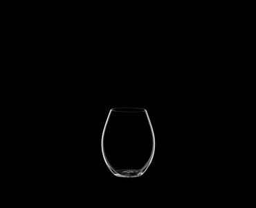 RIEDEL O Wine Tumbler Old World Syrah auf schwarzem Hintergrund