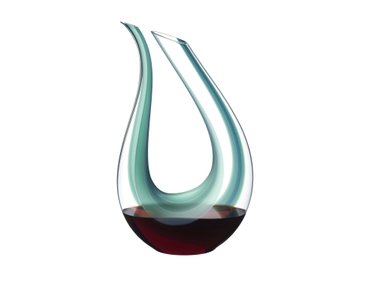 RIEDEL Decanter Amadeo Menta R.Q. filled with a drink on a white background