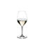 RIEDEL Wine Friendly RIEDEL 003 - Bicchiere da vino bianco/Champagne riempito con una bevanda su sfondo bianco