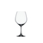 SPIEGELAU Vino Grande Burgunderglas gefüllt mit einem Getränk auf weißem Hintergrund
