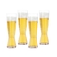 SPIEGELAU Beer Classics Tall Pilsner rempli avec une boisson sur fond blanc